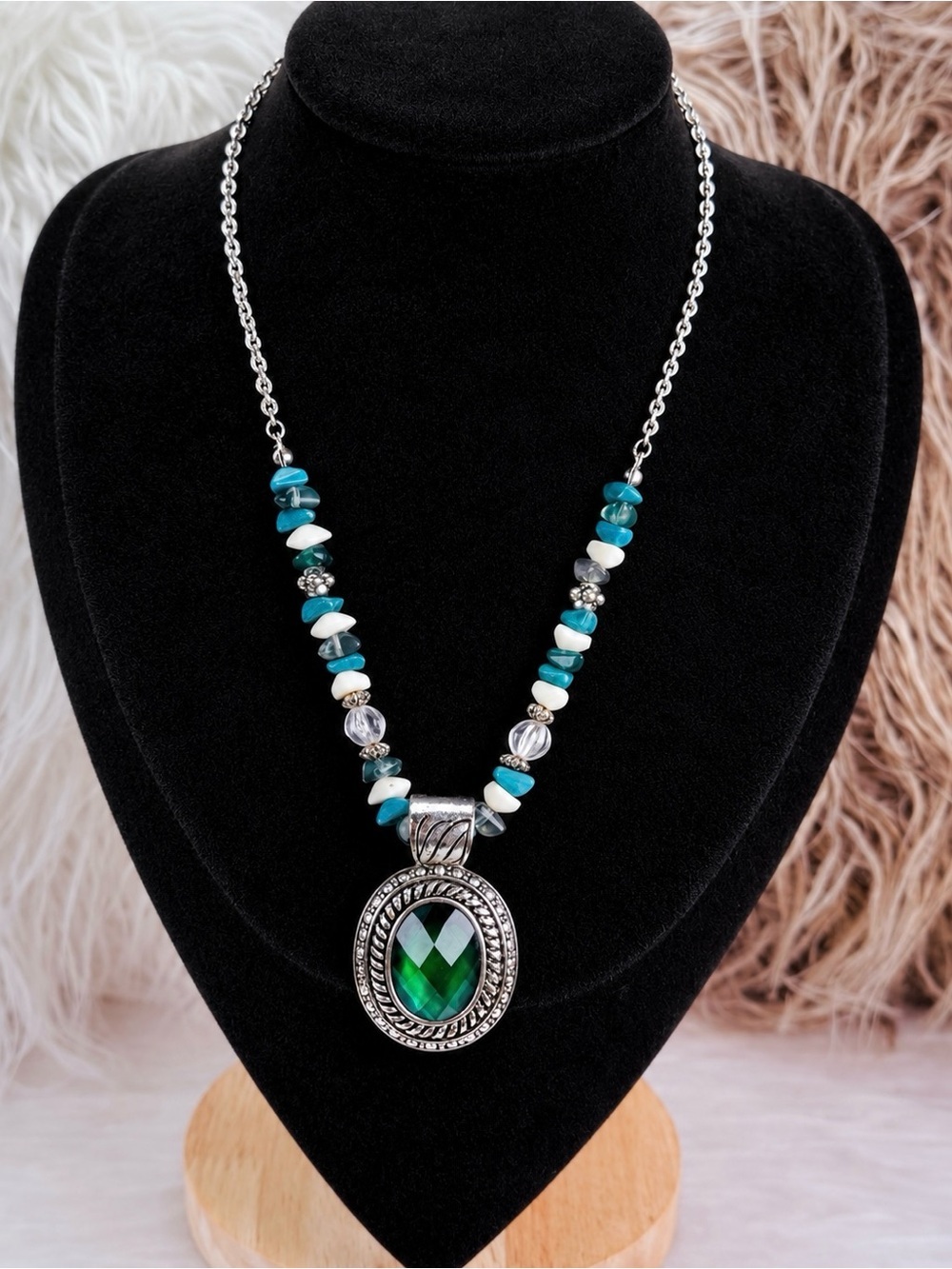 Silvertone Teardrop Green Pendant statement Necklace